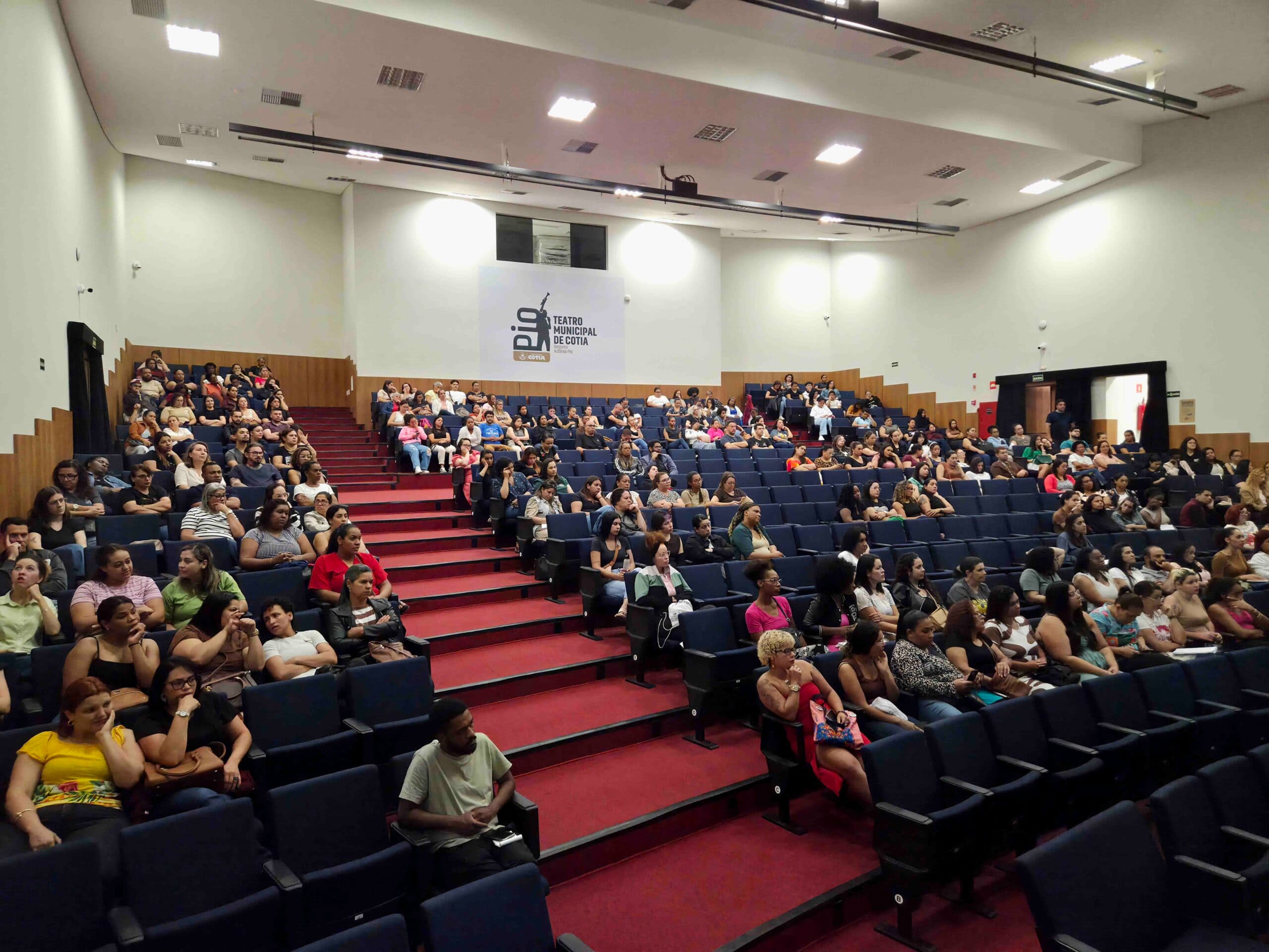 Imagem: Auxiliares de Classe participam de nova rodada de formação continuada